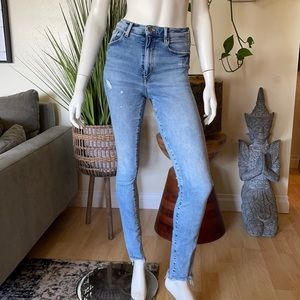 H&M Shaping Stretchy Skinny Jeans Size 26/32